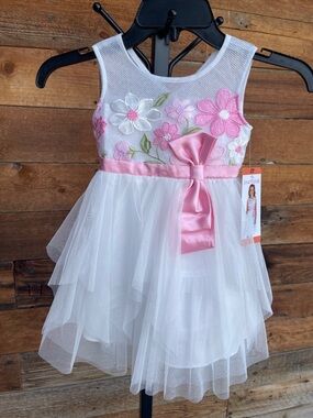 Jona Michelle White Mesh Floral Applique Dress with Pink Flower
